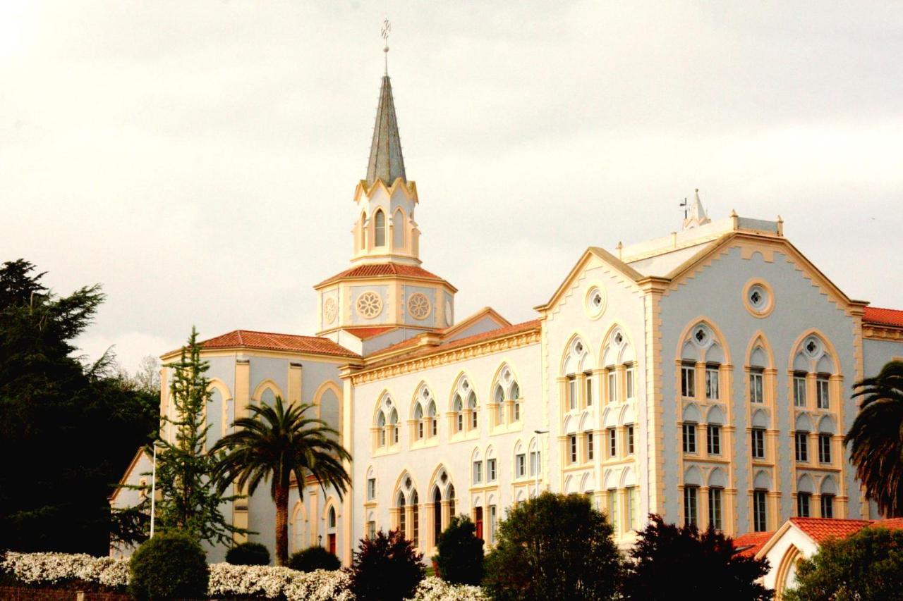 Apartamentos El Cruce de Moratón Cóbreces Exterior foto